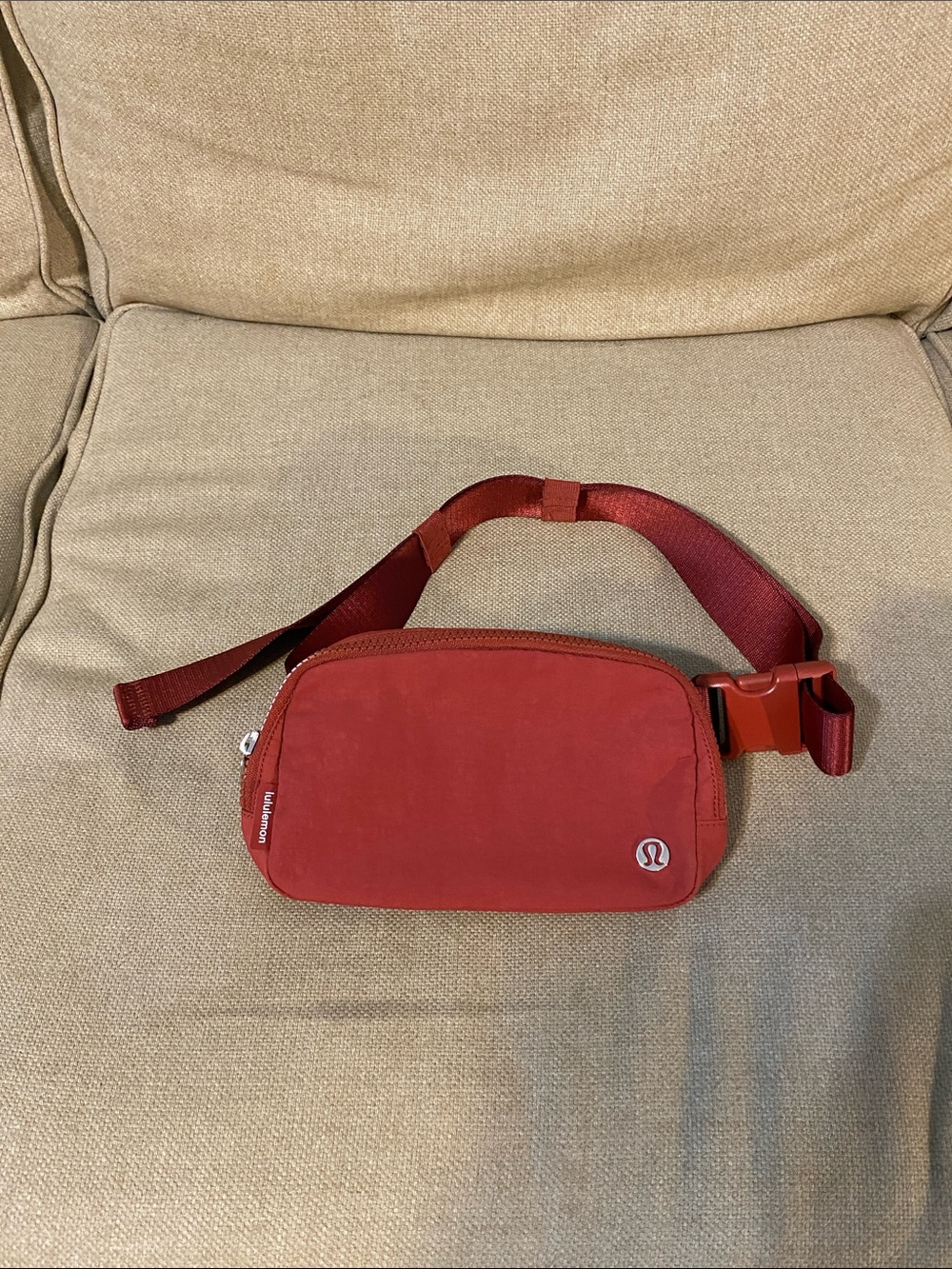 lululemon athletica fall maroon belt bag